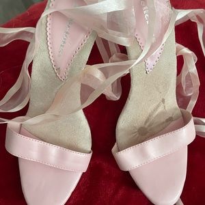 Wrap around the ankle sandals